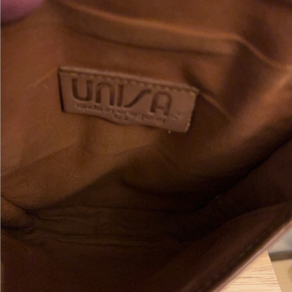 Unisa Vintage Uruguay
Emboss Brown 100% Genuine Leather Crossbody Bag - Picture 9 of 11